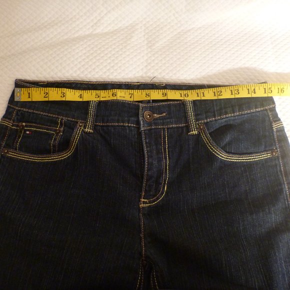 Tommy Hilfiger Denim Capris, Like New, Size 6‎ - Picture 12 of 14